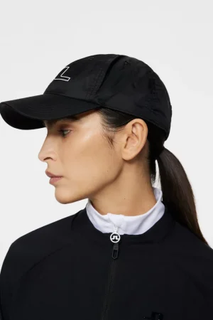 Lousia Cap