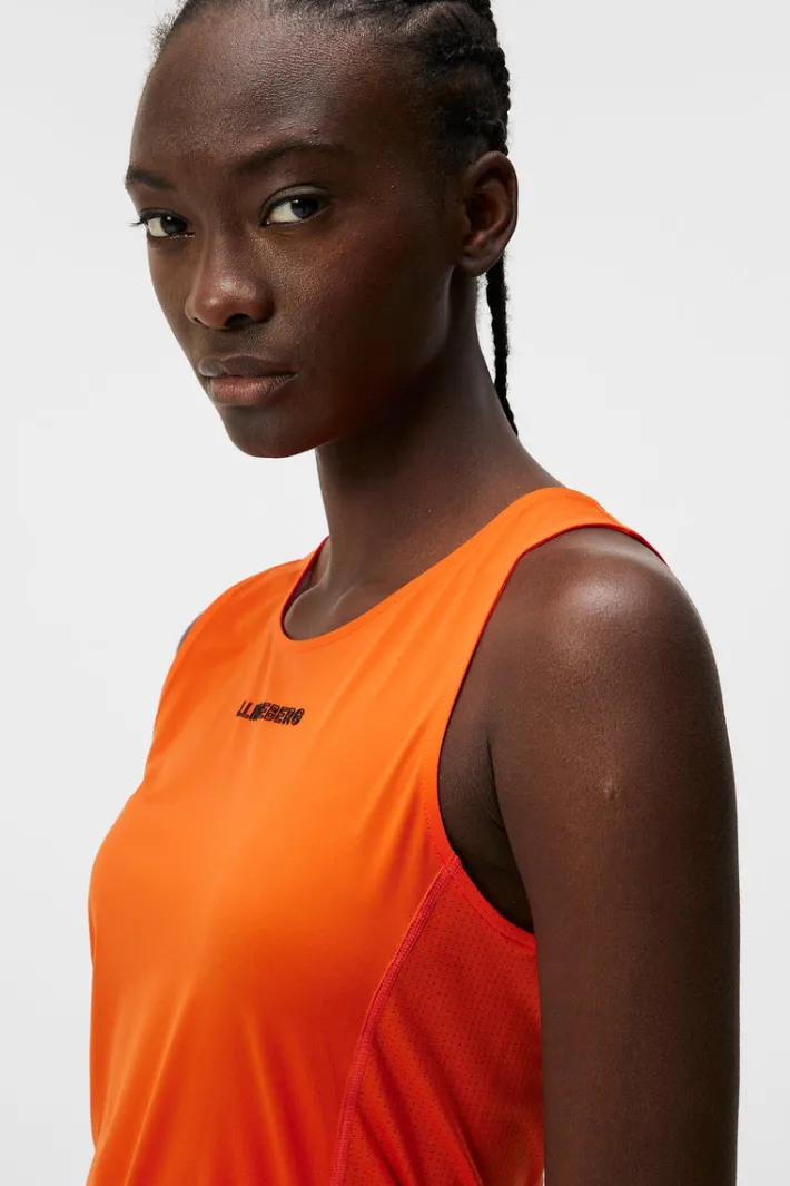 Tanice Top